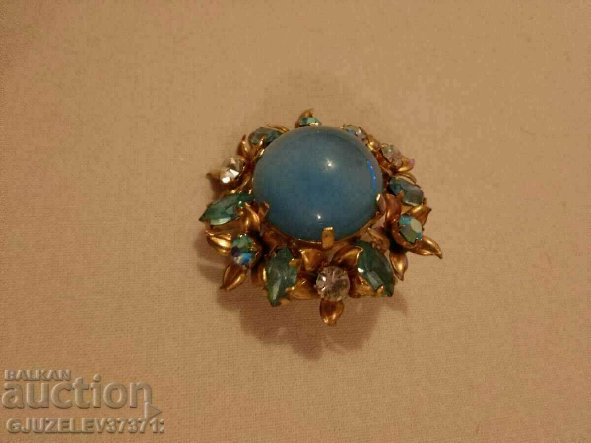 Broșă sovietică de bronz de epocă cu preț 35.00 BGN | € 17.90