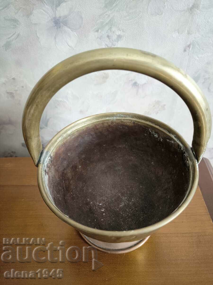 Auction  Brass vessel