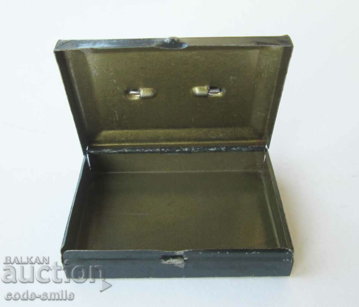 Стара кутийка с детски монети игра играчка фашистка Германия с цена 150.00 лв. | € 76.69 Стара кутийка с детски монети игра играчка фашистка Германия с цена 150.00 лв. | € 76.69