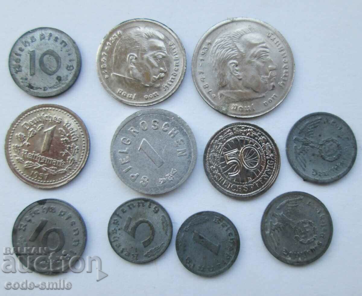 Доставка на Стара кутийка с детски монети игра играчка фашистка Германия Доставка на Стара кутийка с детски монети игра играчка фашистка Германия