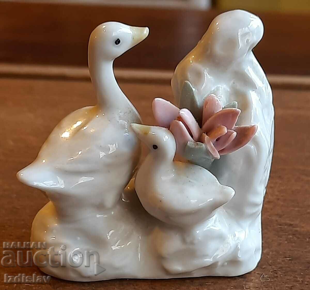 Porcelain figure of geese