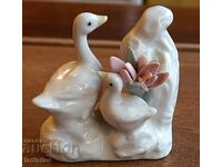 Porcelain figure of geese