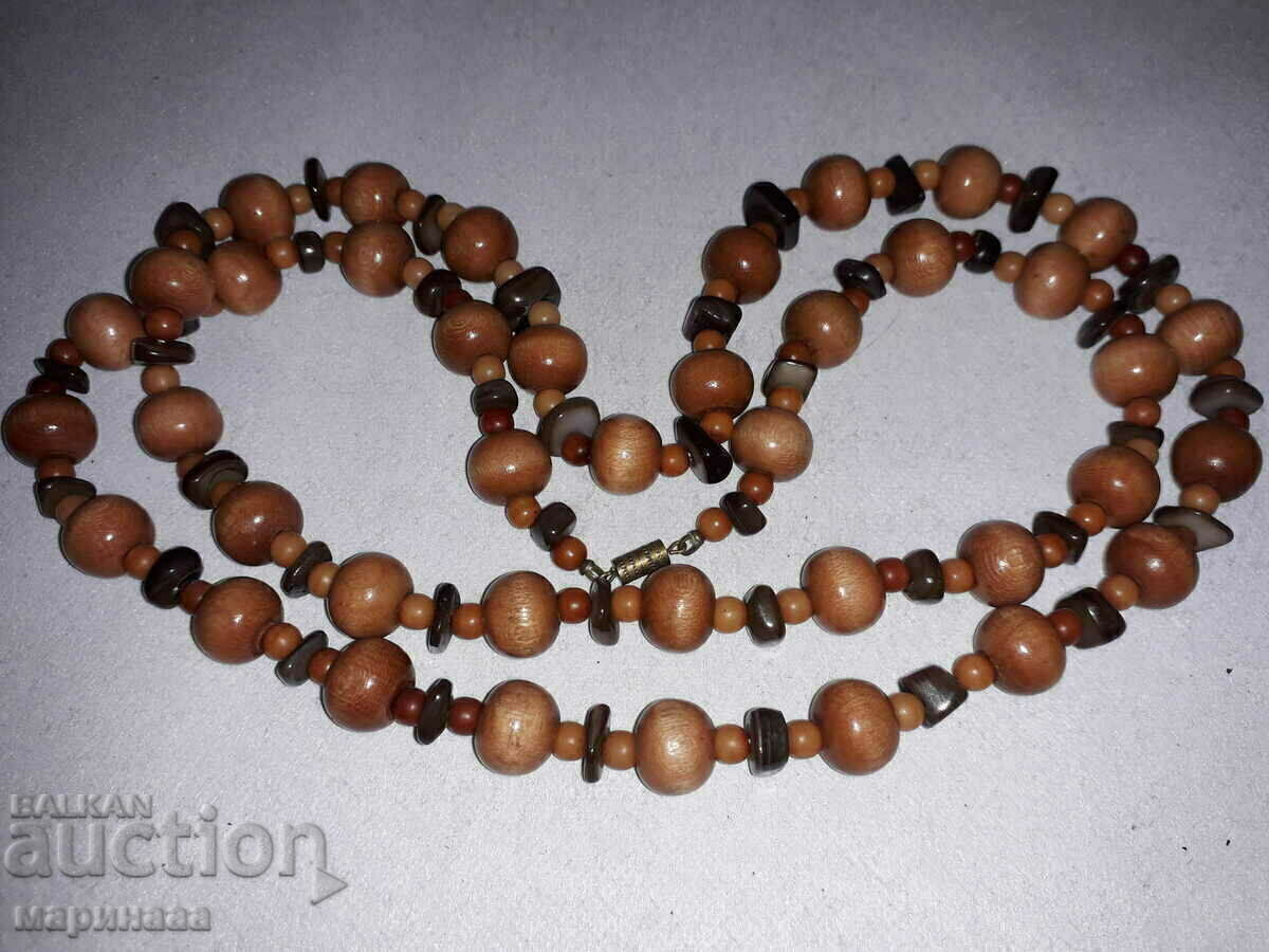 OLD LONG NECKLACE. EST. STONES, WOOD OLD LONG NECKLACE. EST. STONES, WOOD
