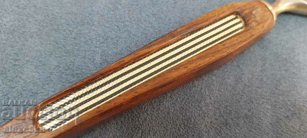 Un vechi deschizător de sticle - 6 Un vechi deschizător de sticle - 6