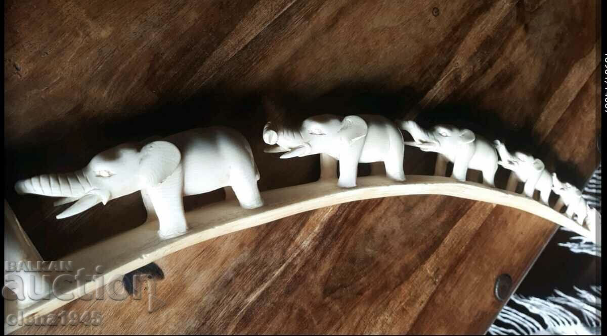 Скулптура слонова кост