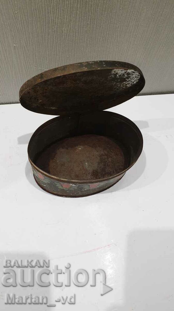 Old tin box - 5 Old tin box - 5