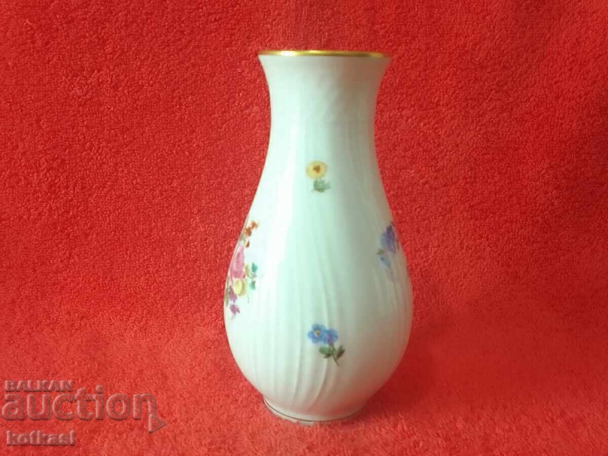 Old porcelain vase Hutschenreuther Dresden gilt relief with price 55.50 BGN | € 28.38