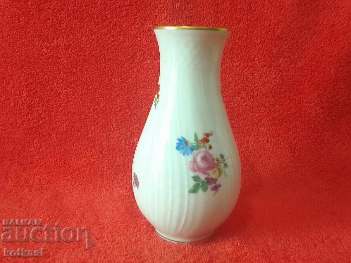 Auction  Old porcelain vase Hutschenreuther Dresden gilt relief