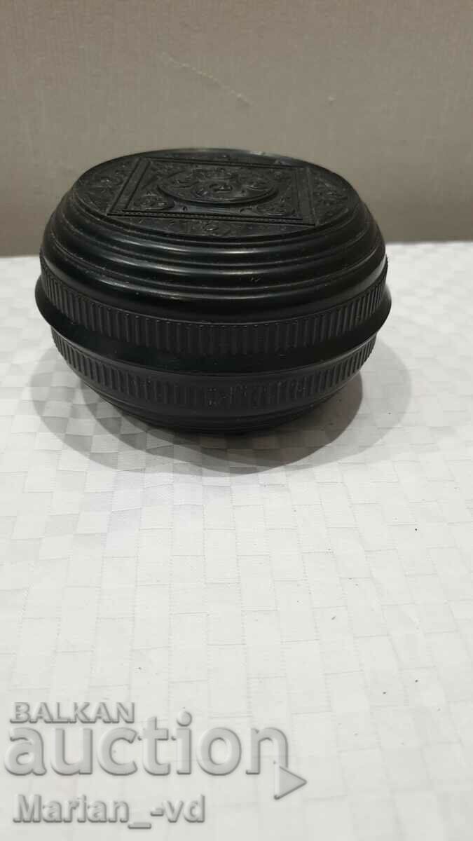 Licitație Cutie veche de bijuterii din bachelit