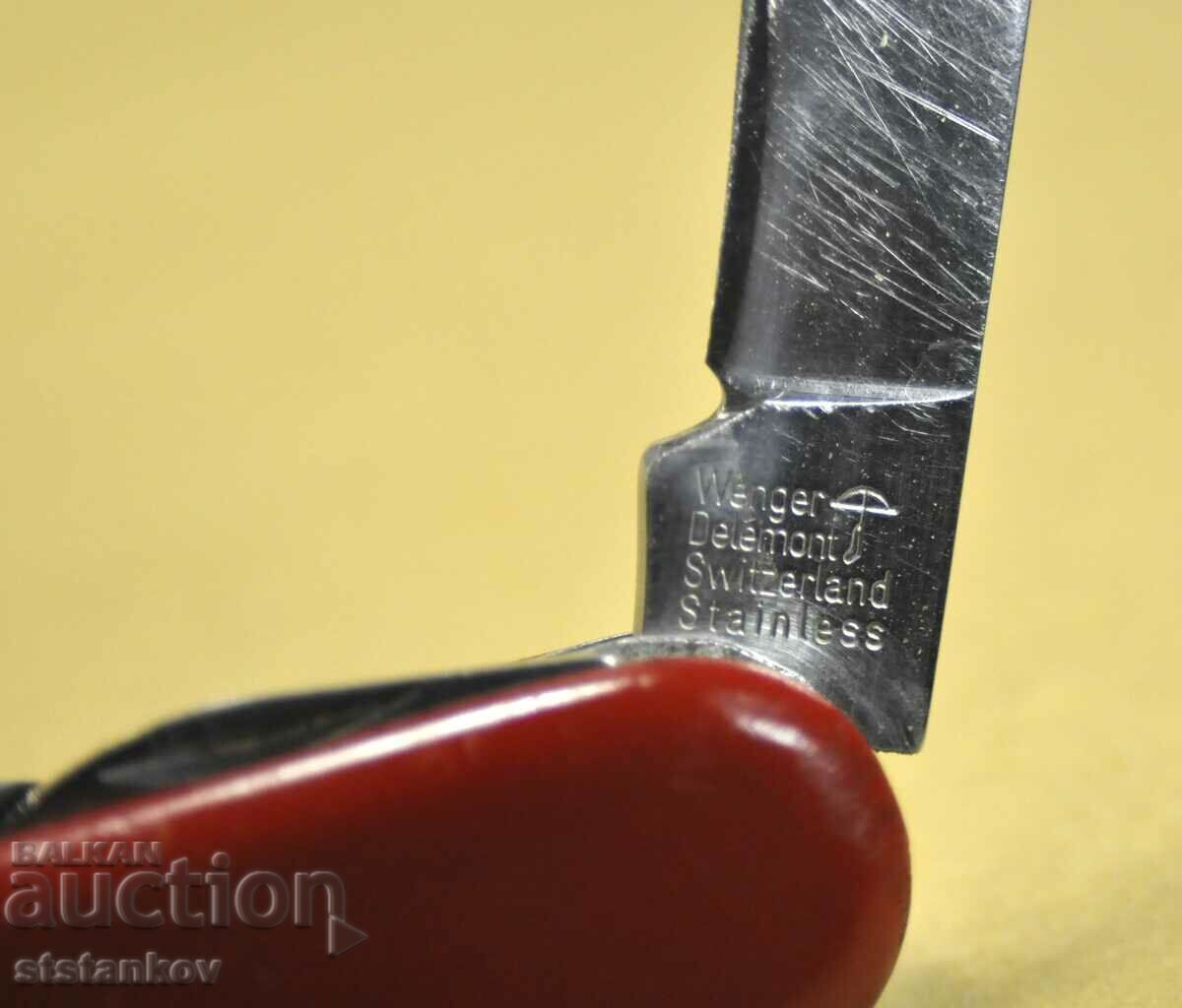 Delivery of "WENGER" DELEMONT COMMANDER RED FOLDING SWISS ARMY KNIFE