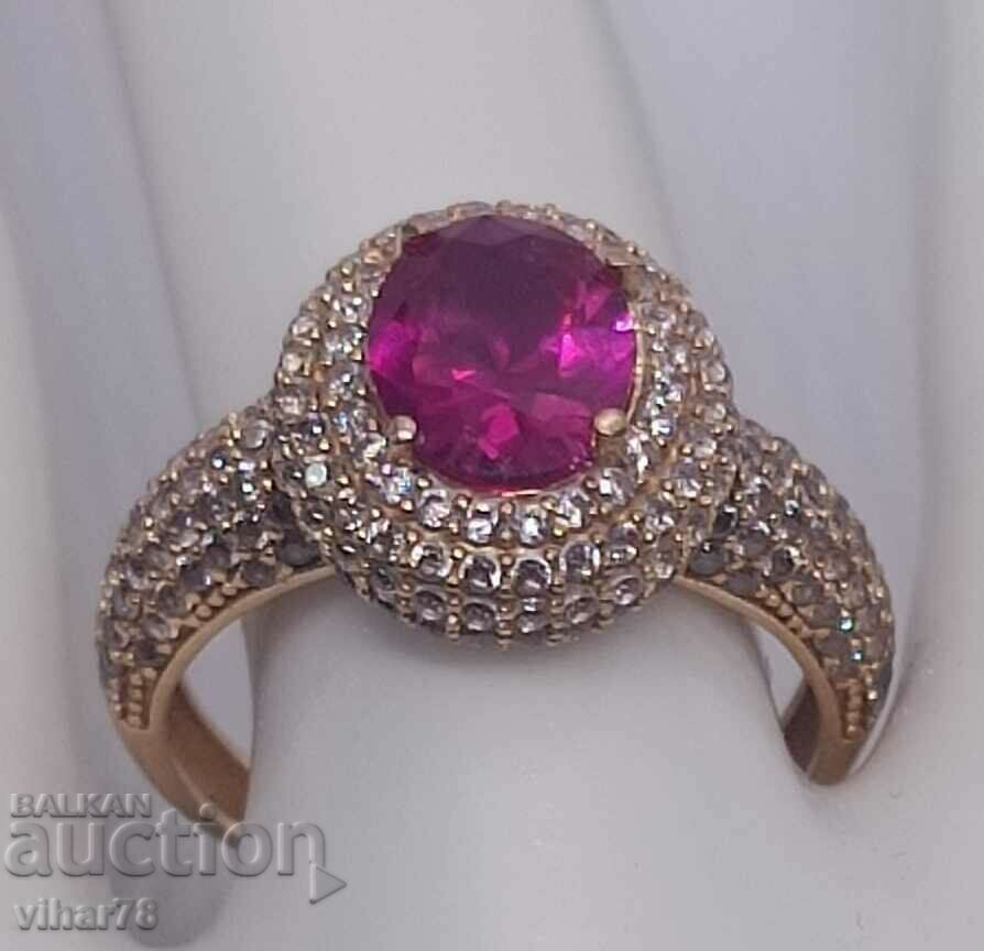 Auction 18K GOLD RING WITH RUBY Auction 18K GOLD RING WITH RUBY
