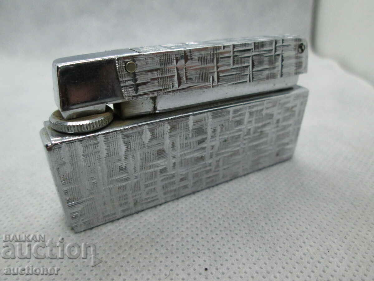 OLD LIGHTER MEN DE LUXE ROWENTA GERMANY with price 30.00 BGN | € 15.34 OLD LIGHTER MEN DE LUXE ROWENTA GERMANY with price 30.00 BGN | € 15.34