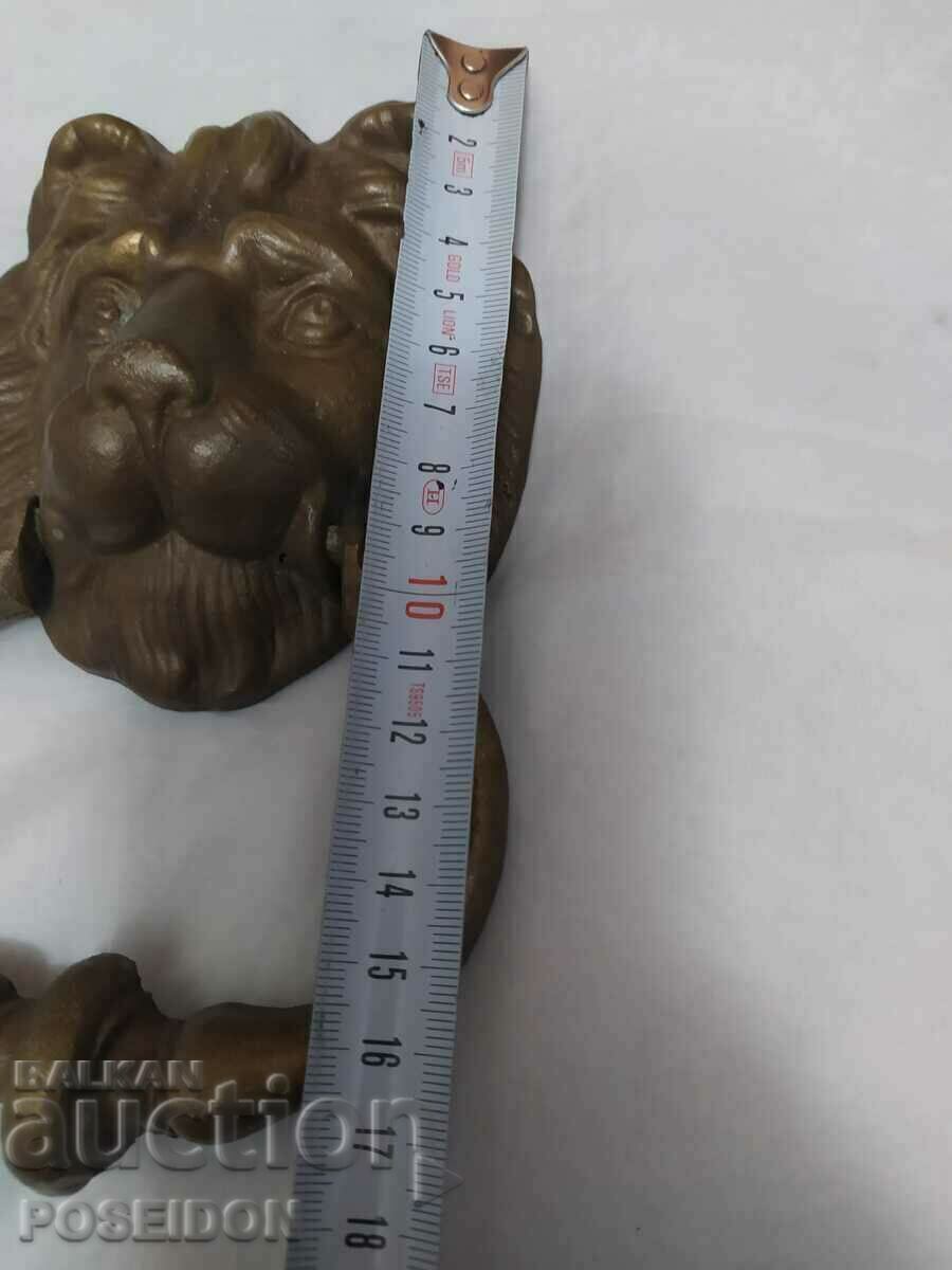 Delivery of DOOR KNOCK, KNOCK Delivery of DOOR KNOCK, KNOCK