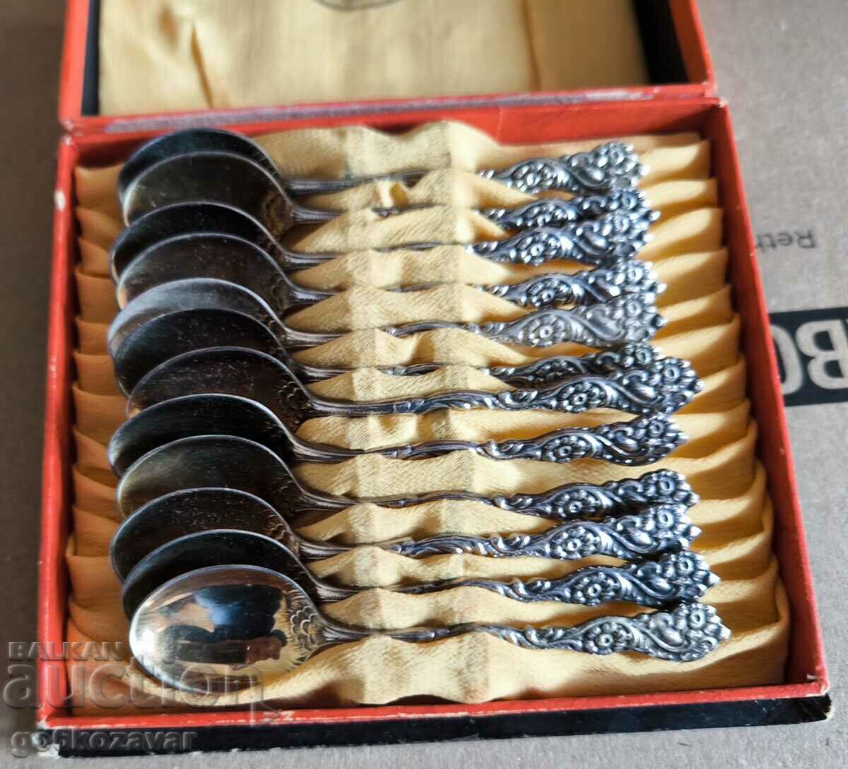 Old set of thick silver plated tea, coffee, dessert spoons!