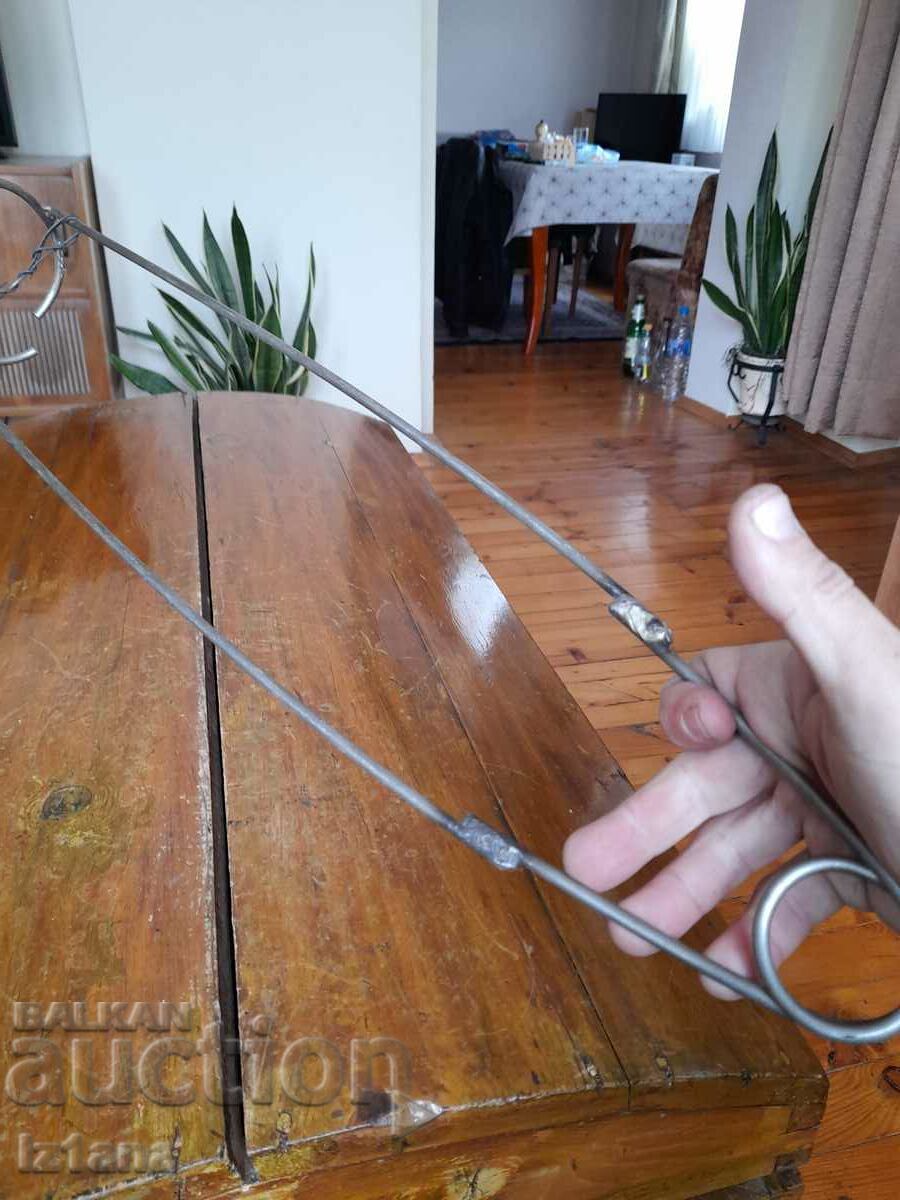 Auction Old tongs, a device for removing jars Auction Old tongs, a device for removing jars