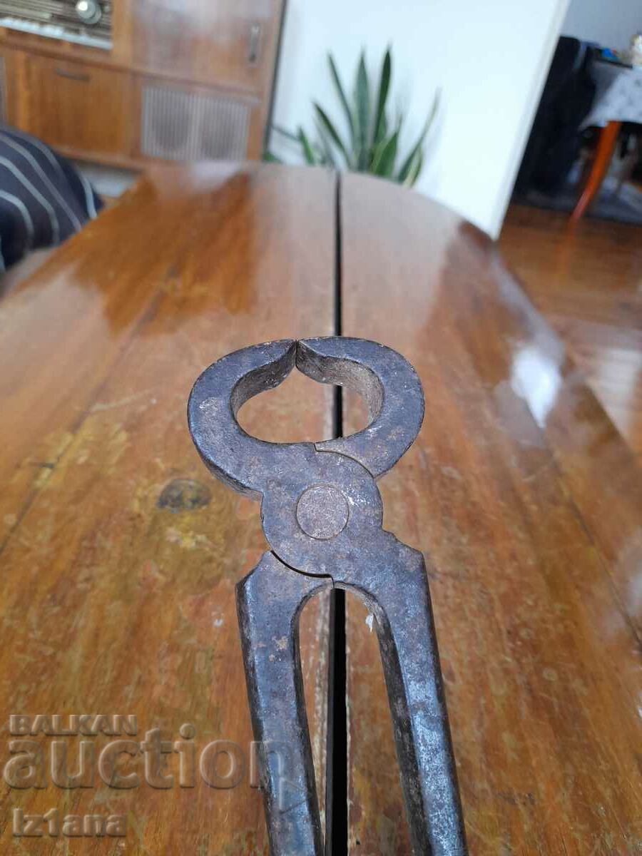 Licitație Clești antici