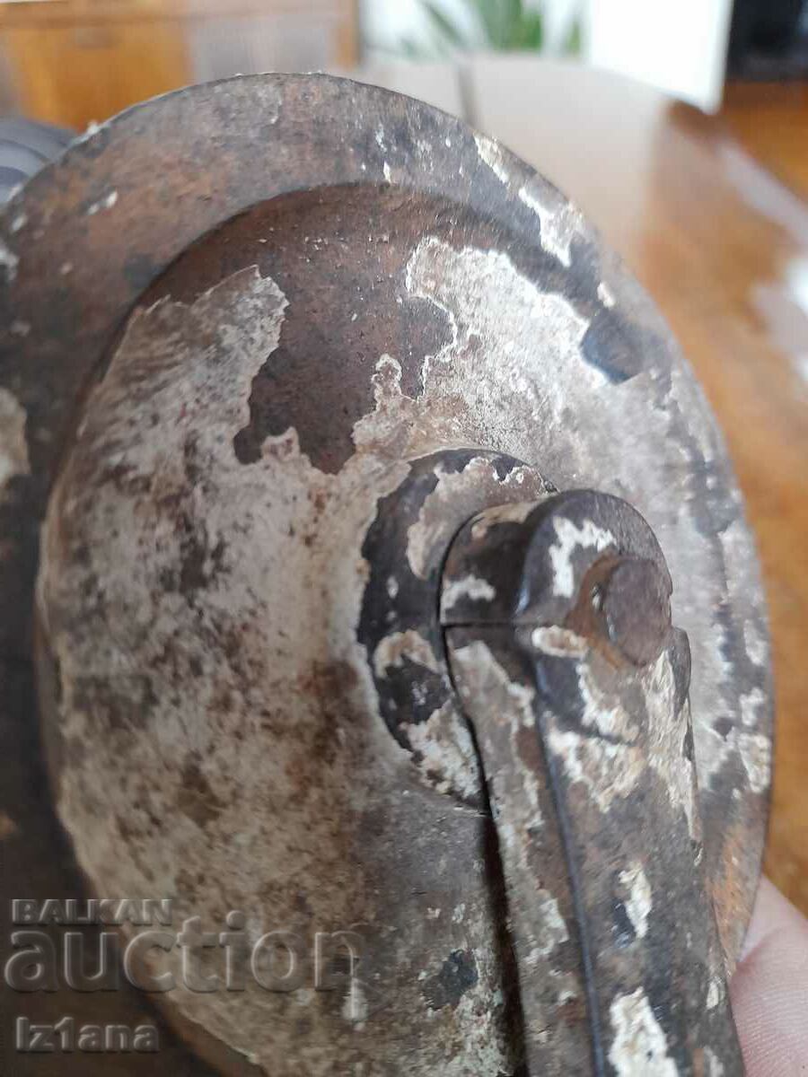 Licitație Mulinetă veche, vioară Licitație Mulinetă veche, vioară