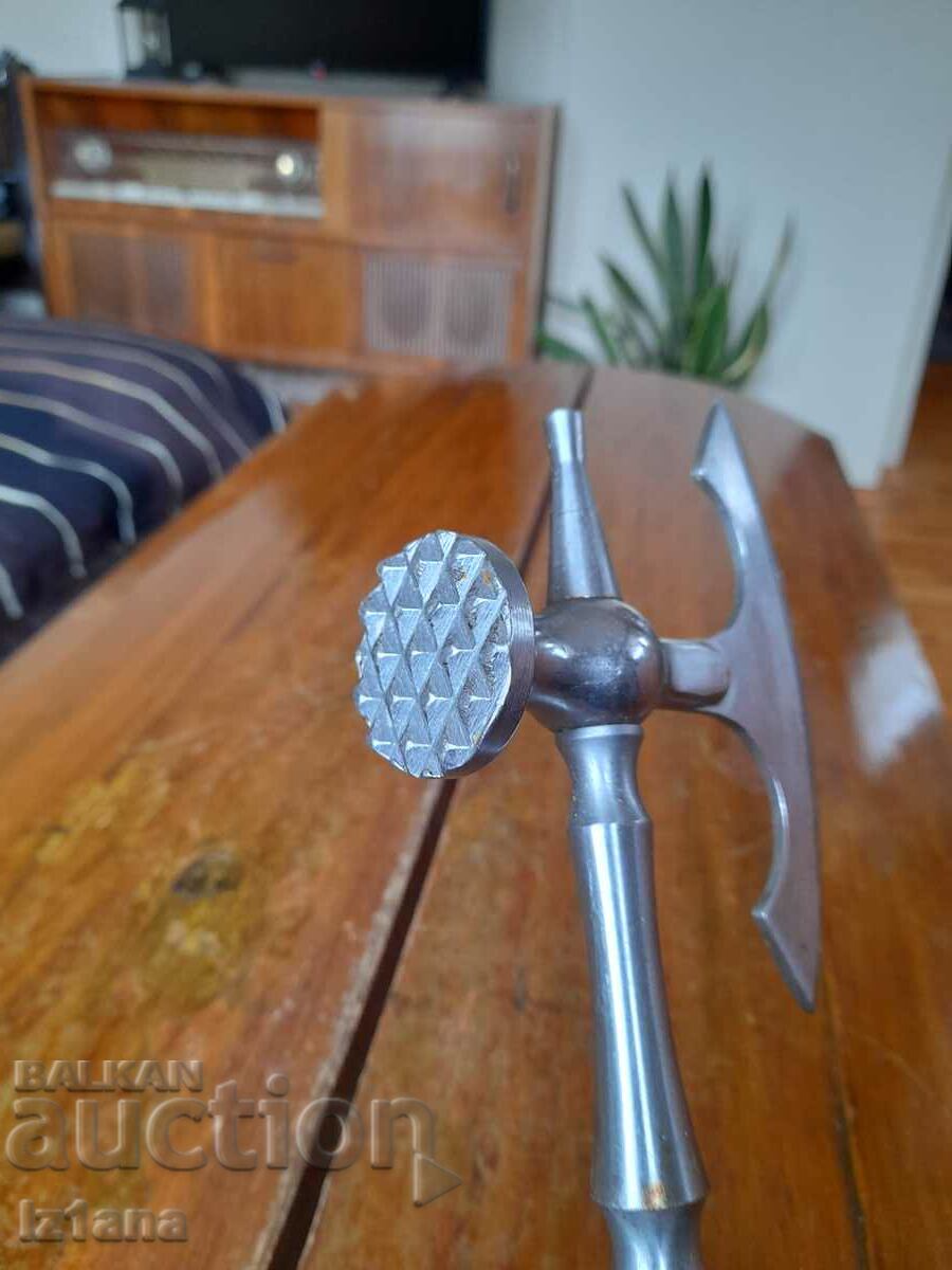 Auction Old meat mallet, hammer, cleaver Auction Old meat mallet, hammer, cleaver