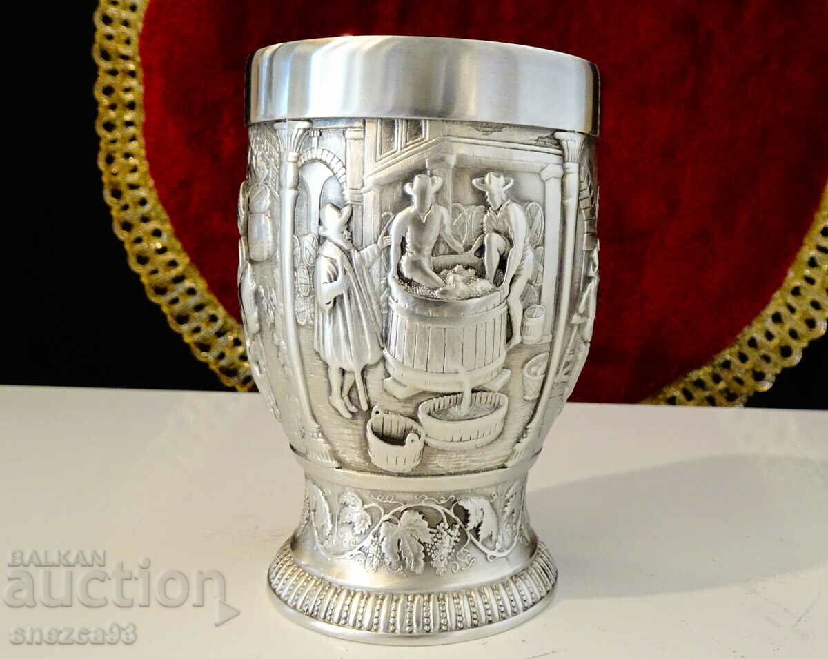 Auction Goblet, tin cup Grozdober, wine. Auction Goblet, tin cup Grozdober, wine.