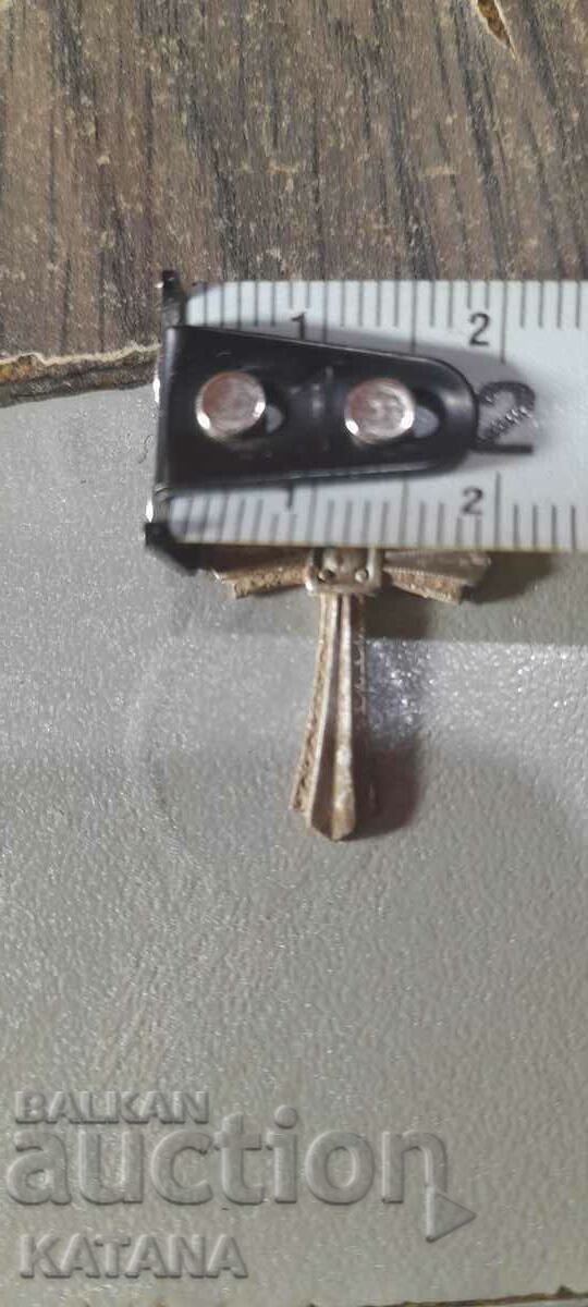 Auction Cross Auction Cross