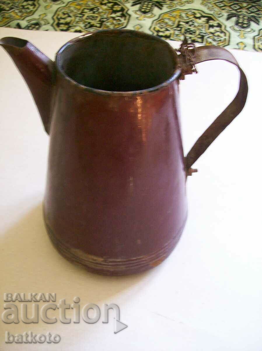 Old enameled jug from before 09.09 - for decoration