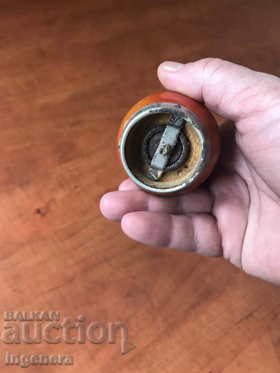 Delivery of MILL PEPPER GRINDER Delivery of MILL PEPPER GRINDER