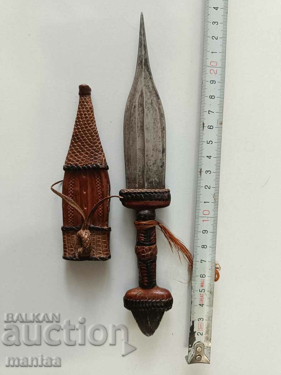 Old African dagger. 23 cm