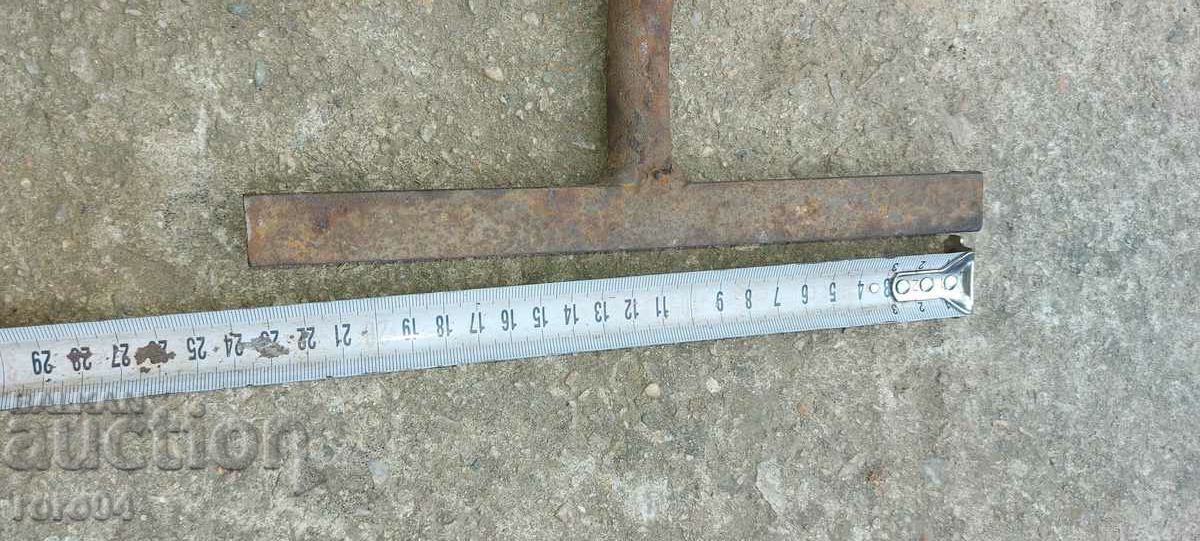 Auction  CRAFTSMAN TOOL FOR CLAMPING SHEET METAL GUTTERS