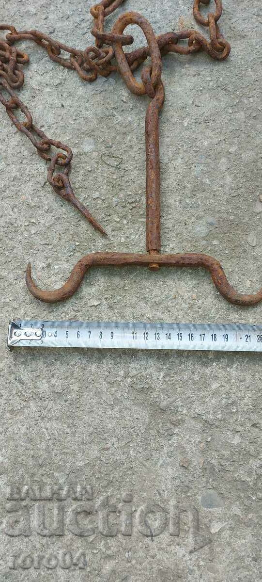 Auction WELL - HOOKS - WROUGHT IRON Auction WELL - HOOKS - WROUGHT IRON