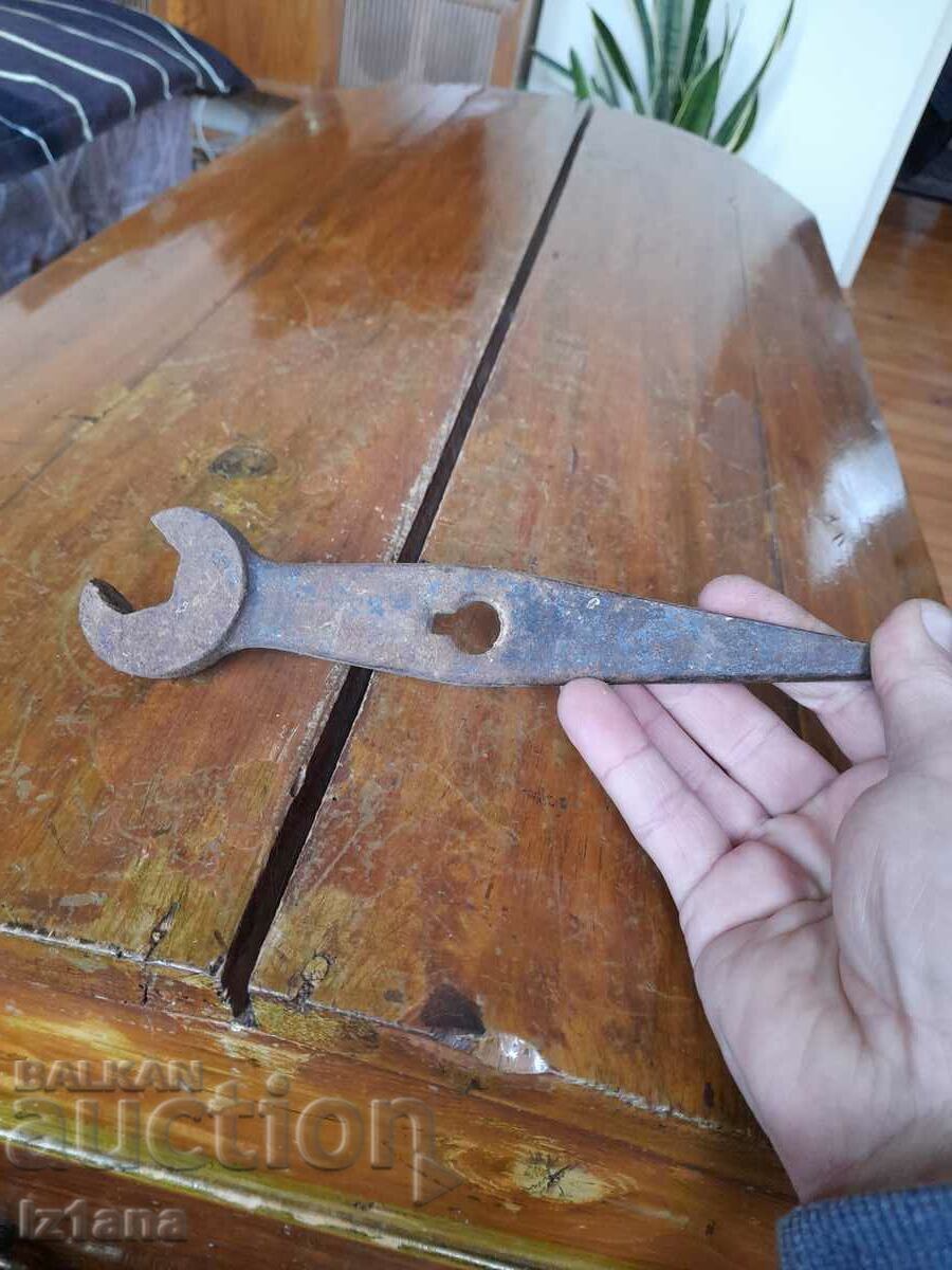 Auction Old wrench Auction Old wrench