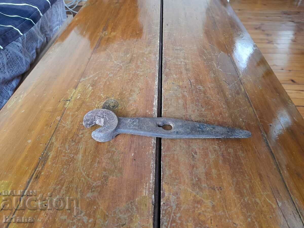 Old wrench Old wrench