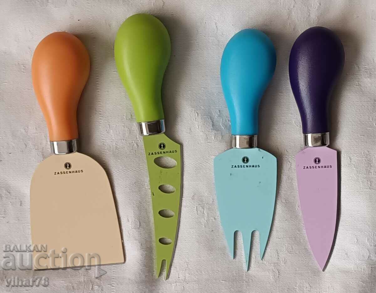 Auction  Four-piece cheese serving set -zassenhaus