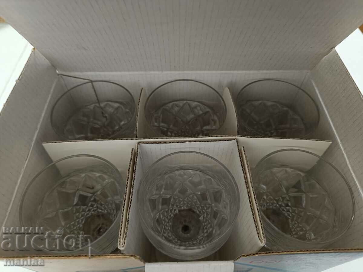 Delivery of BOHEMIA crystal service Delivery of BOHEMIA crystal service