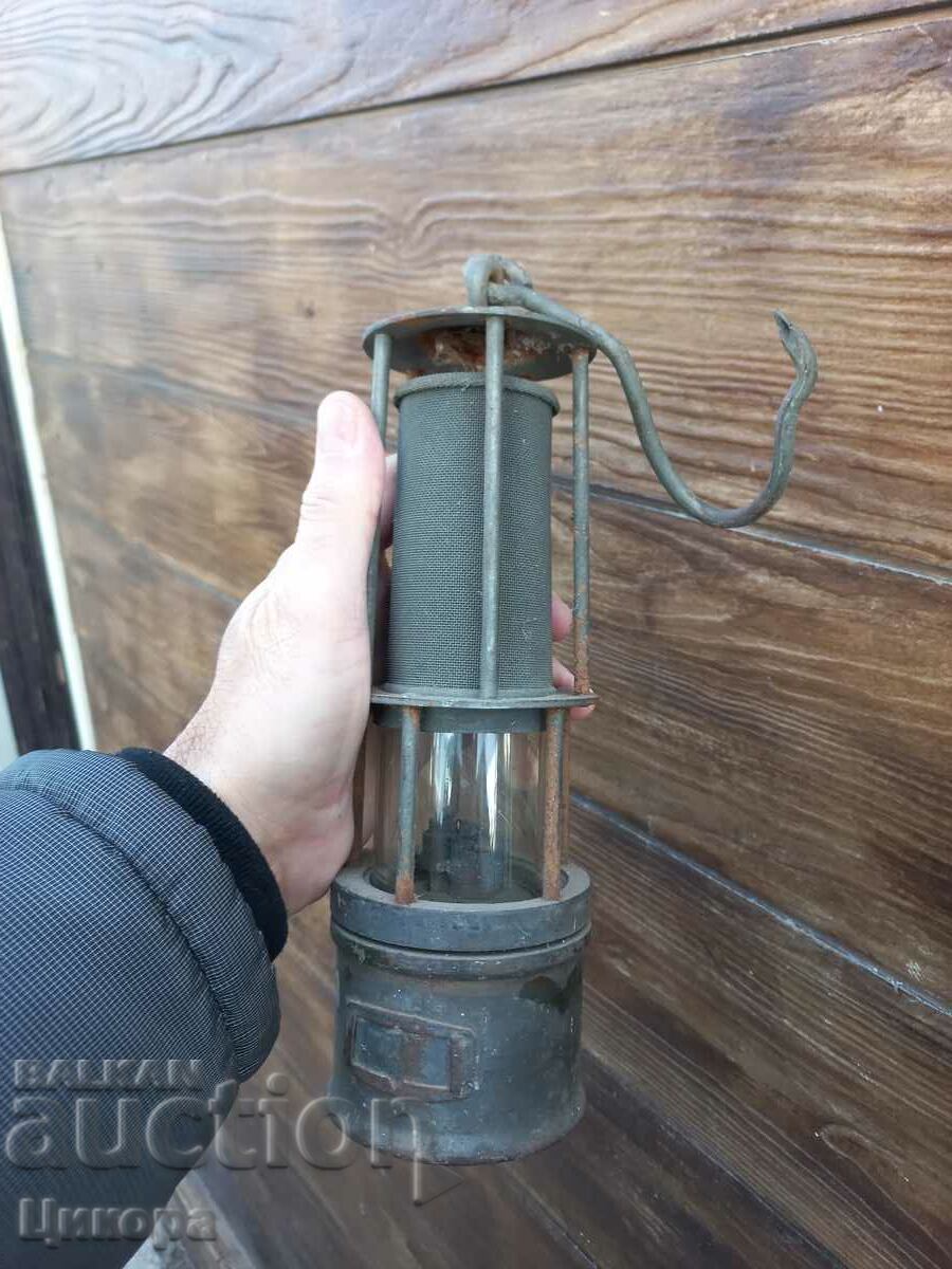 UNIQUE OLD GAS GAS LAMP WITH LIGHTER