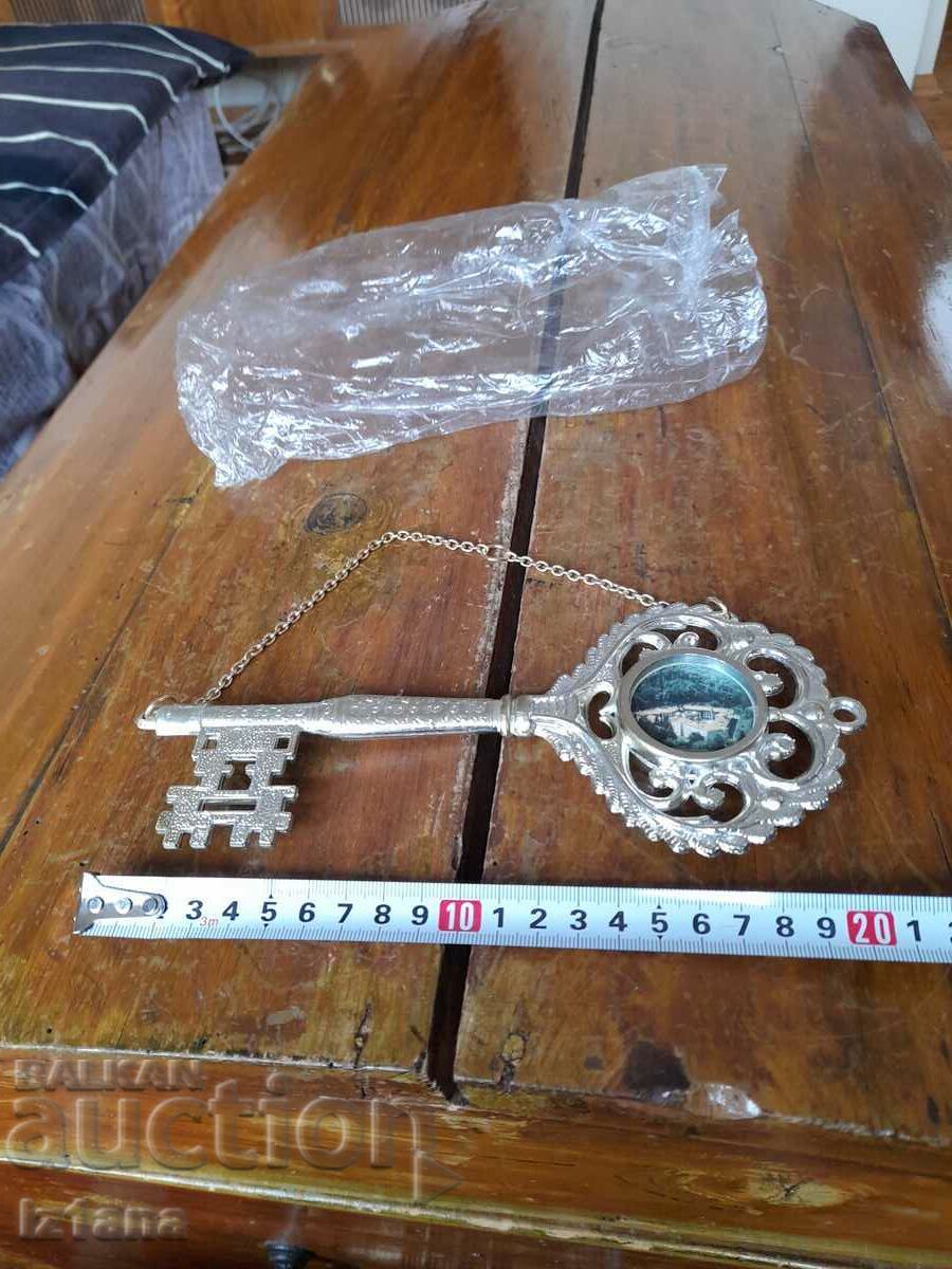 Old souvenir key with price 22.00 BGN | € 11.25 Old souvenir key with price 22.00 BGN | € 11.25