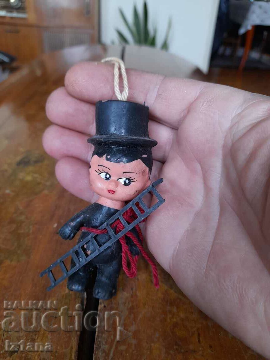 Delivery of Old doll, figure of a Communicator Delivery of Old doll, figure of a Communicator