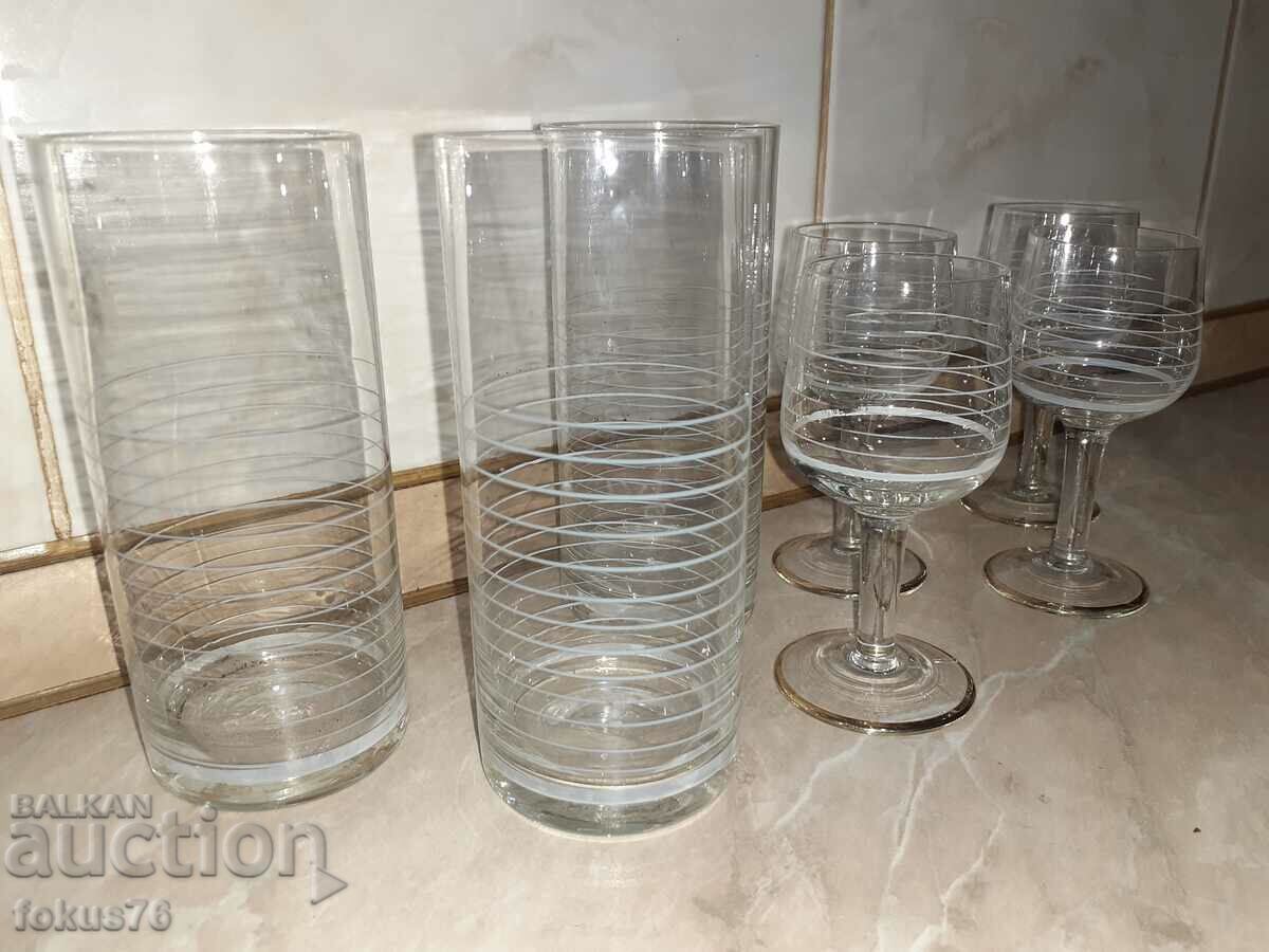 Lot of glass cups - 5 Lot of glass cups - 5
