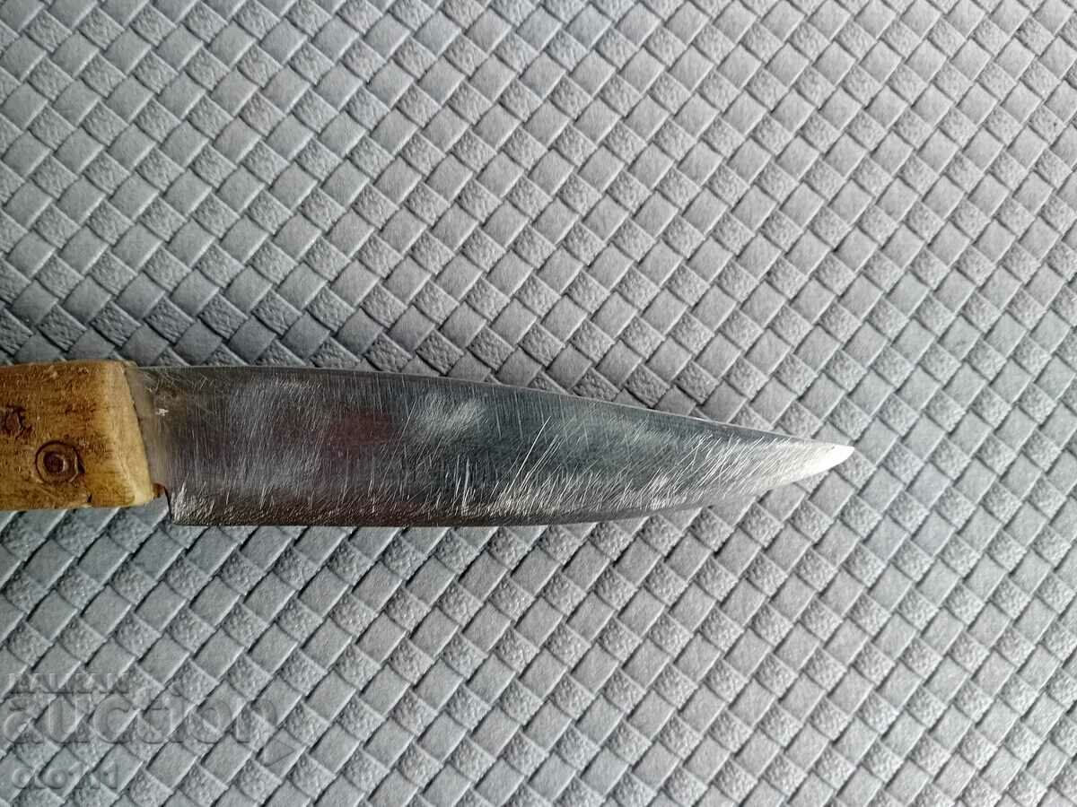 Auction  KNIFE LEG JAY PERCH HORN