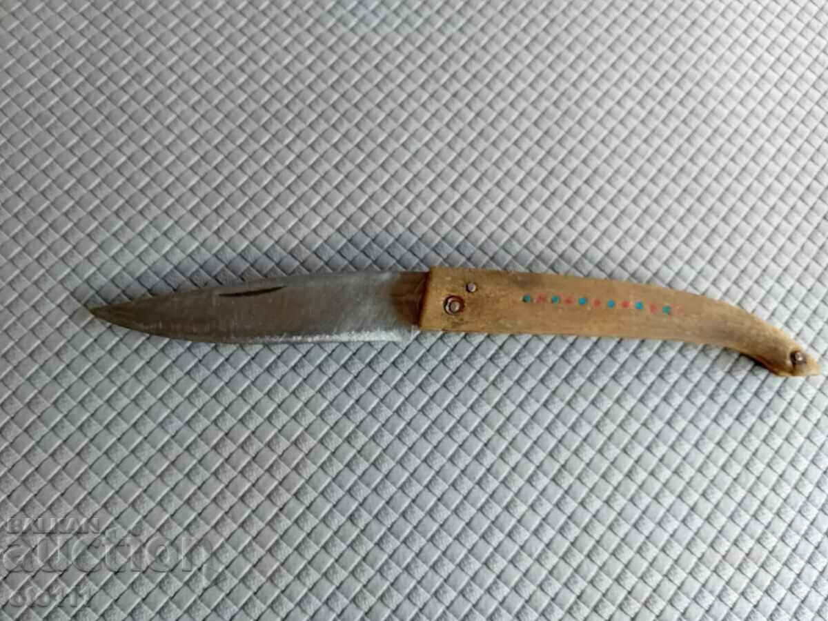 Delivery of KNIFE LEG JAY PERCH HORN