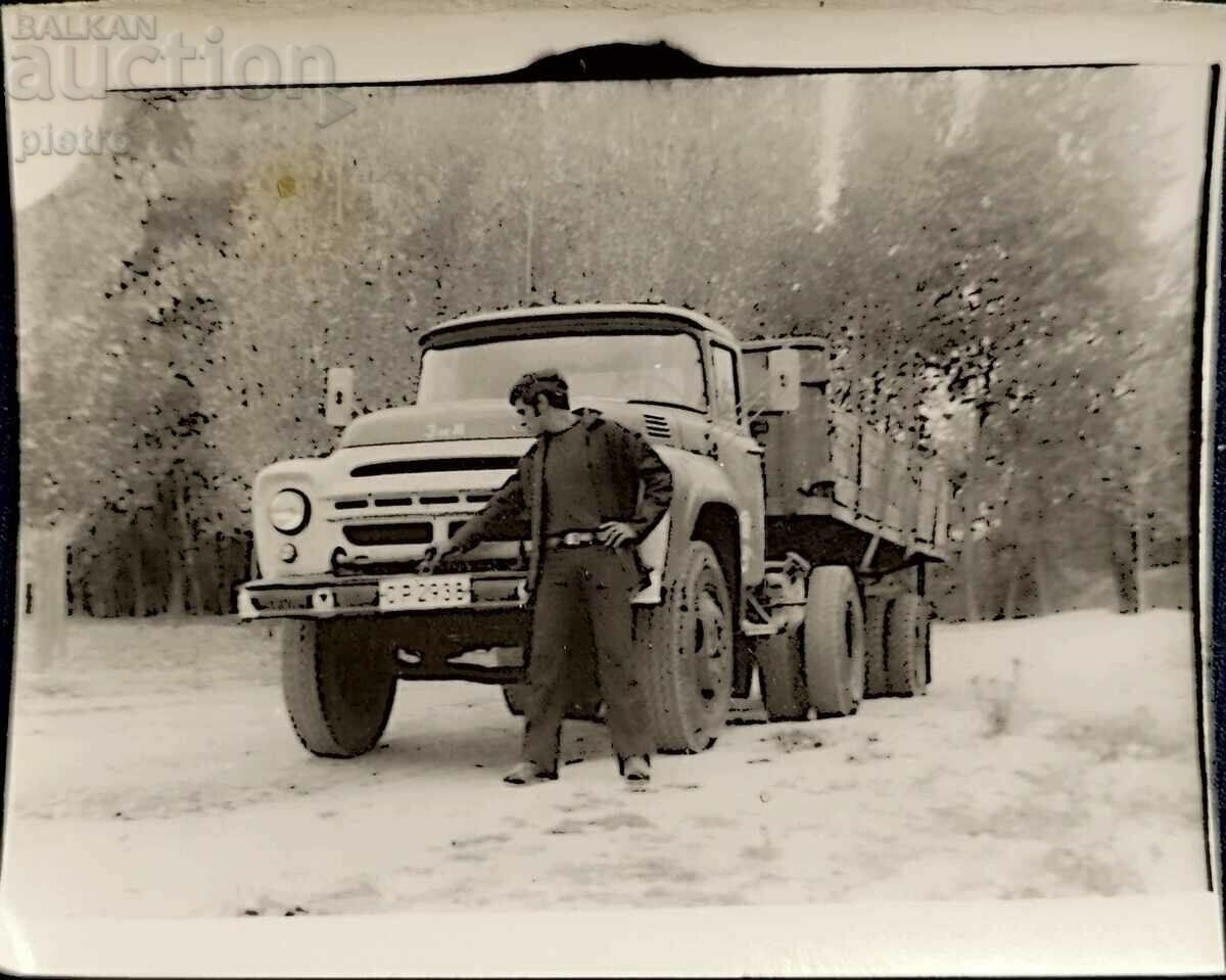 България Стара снимка фотография - мъж, шофьор на камион ...