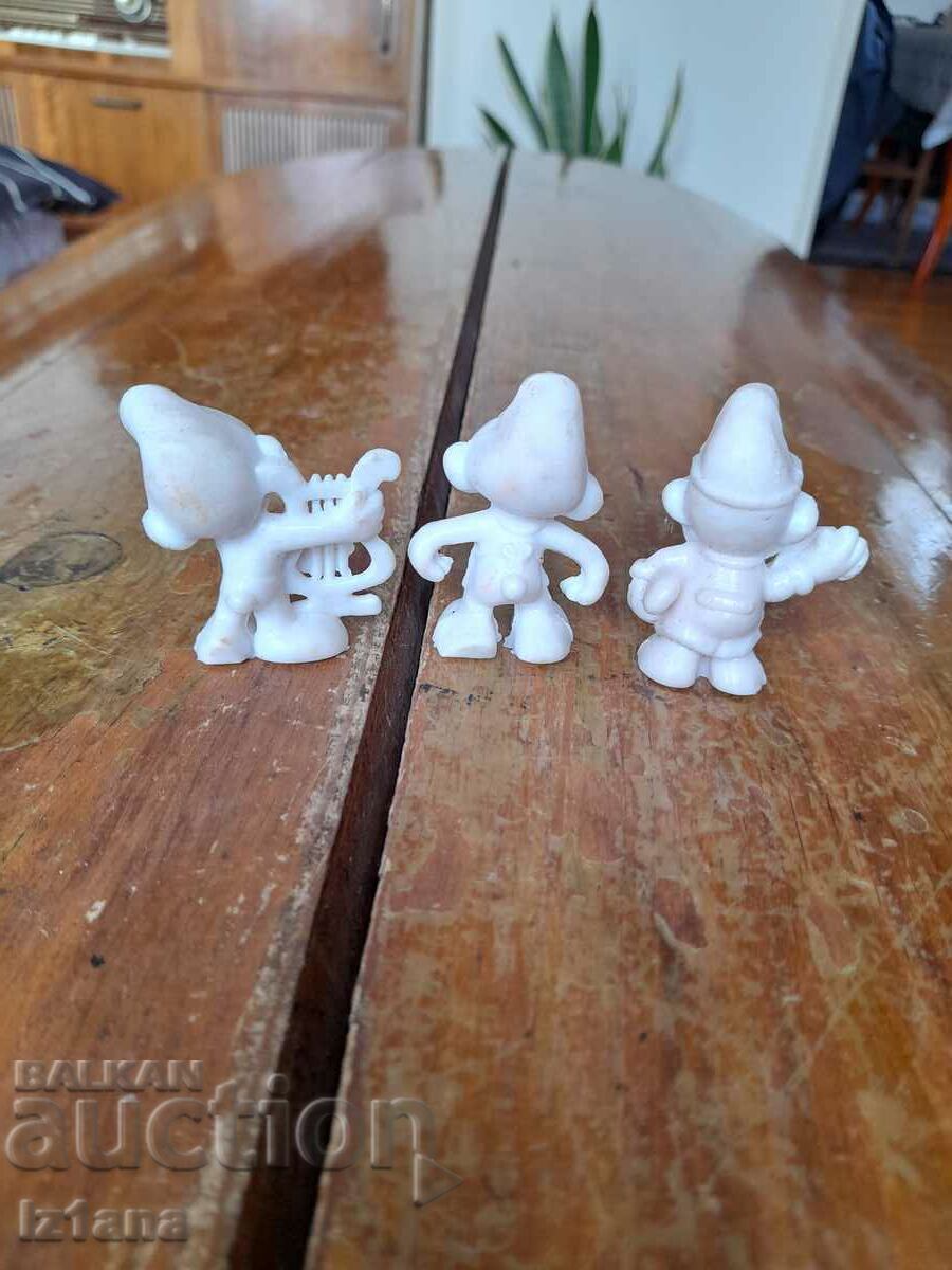 Auction  Old figurine, smurf figurines