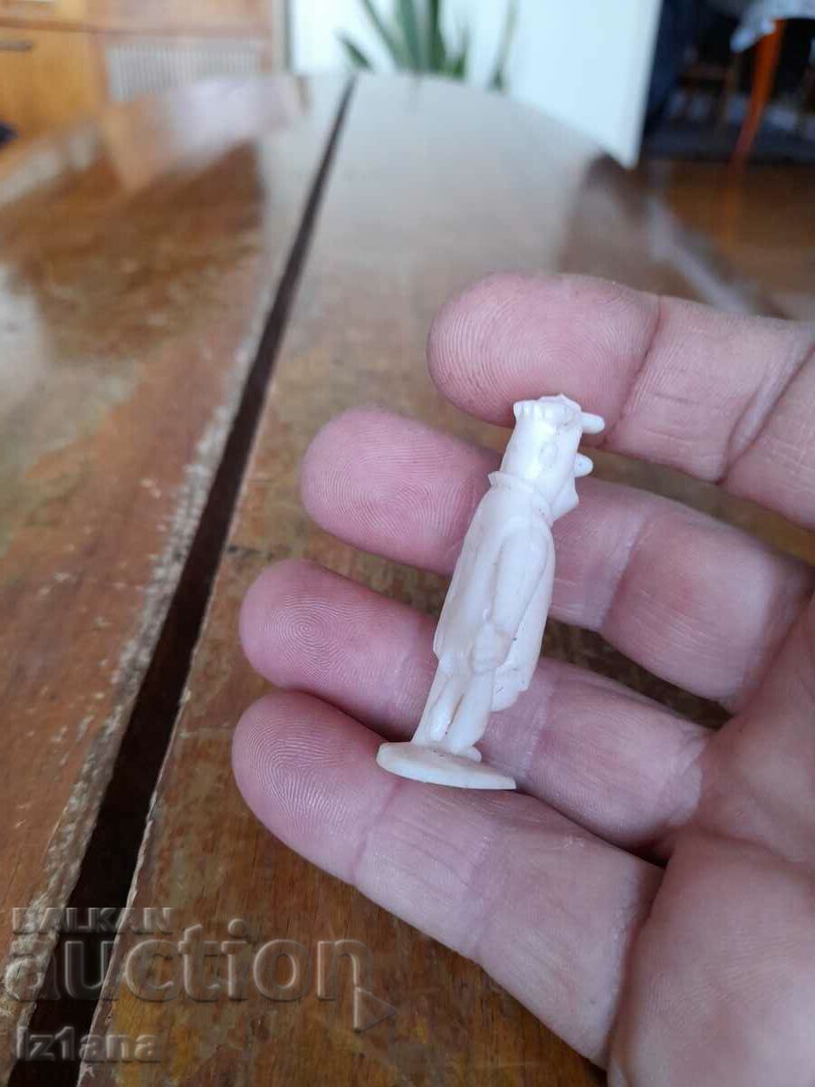 Delivery of Old Fred Flintstone figurine