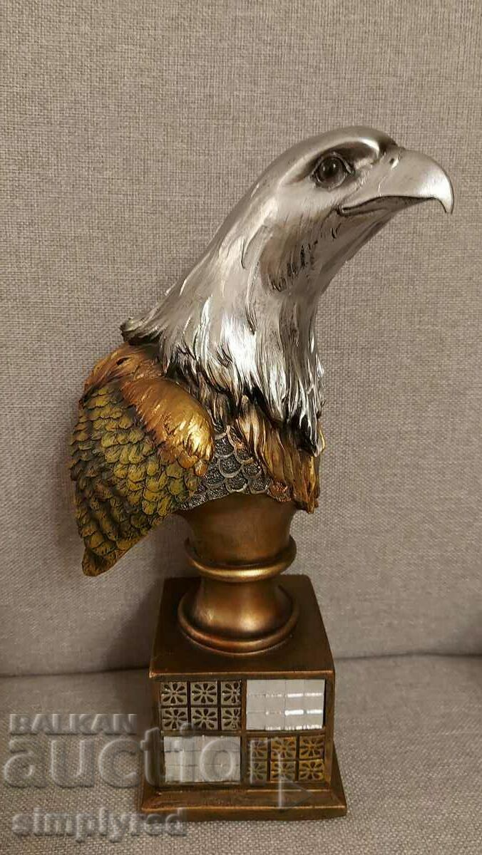 Figura de artă, statuia unui vultur pleșuș