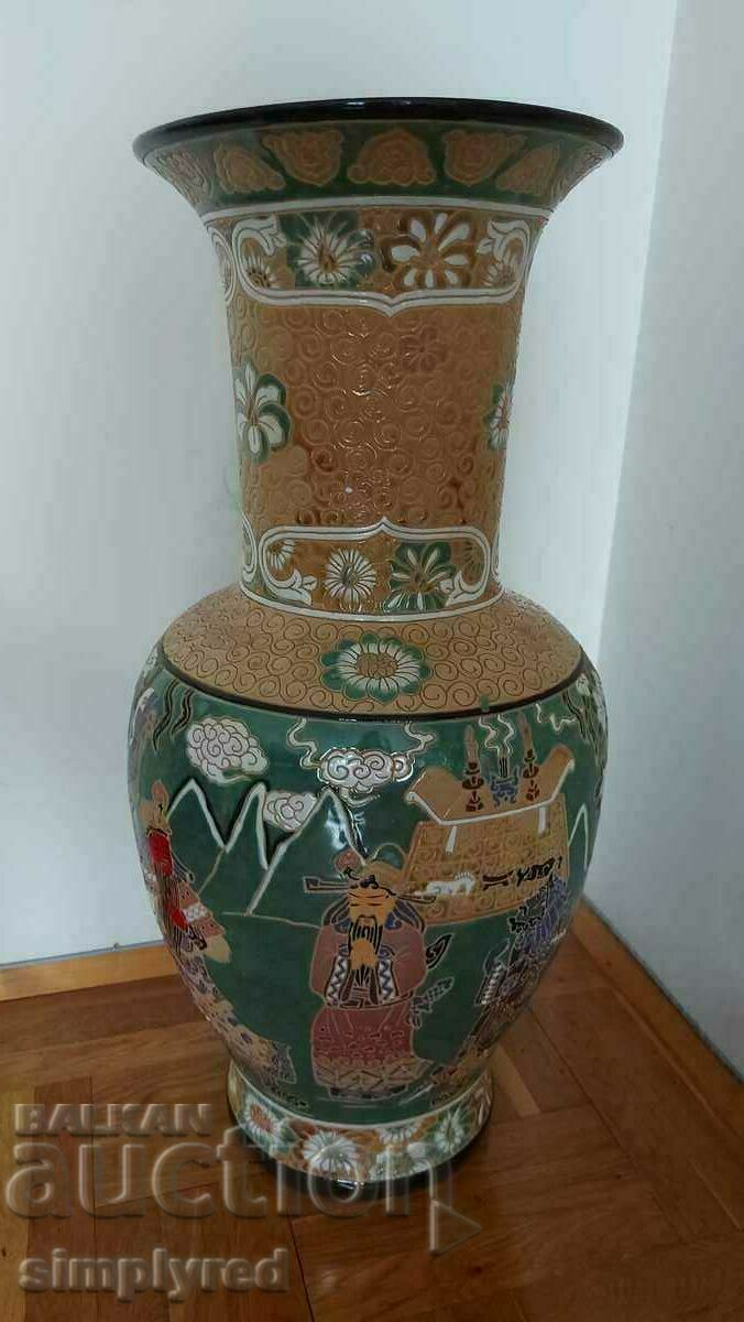 A large 1970s Saigon floor vase