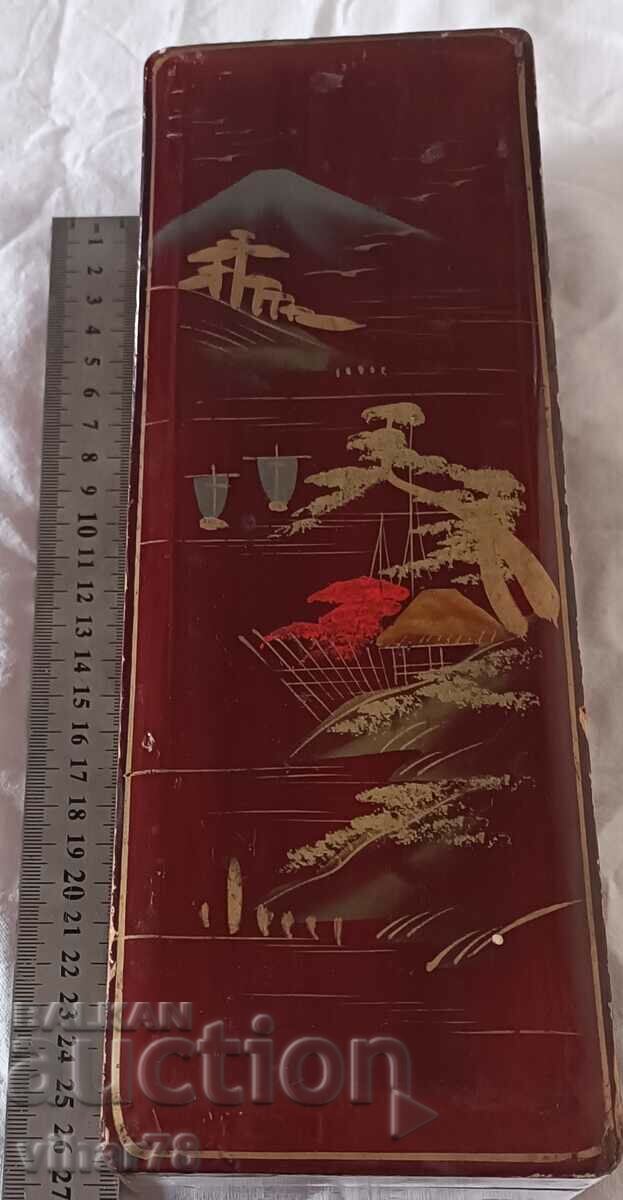 Auction  Rare old box