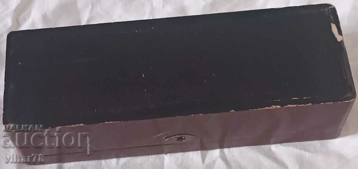 Rare old box - 7