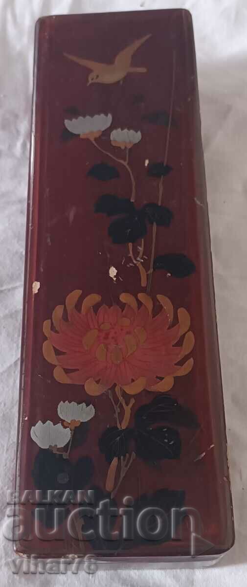 Рядка стара кутия