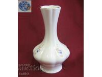 Vintich Porcelain Vase Marked