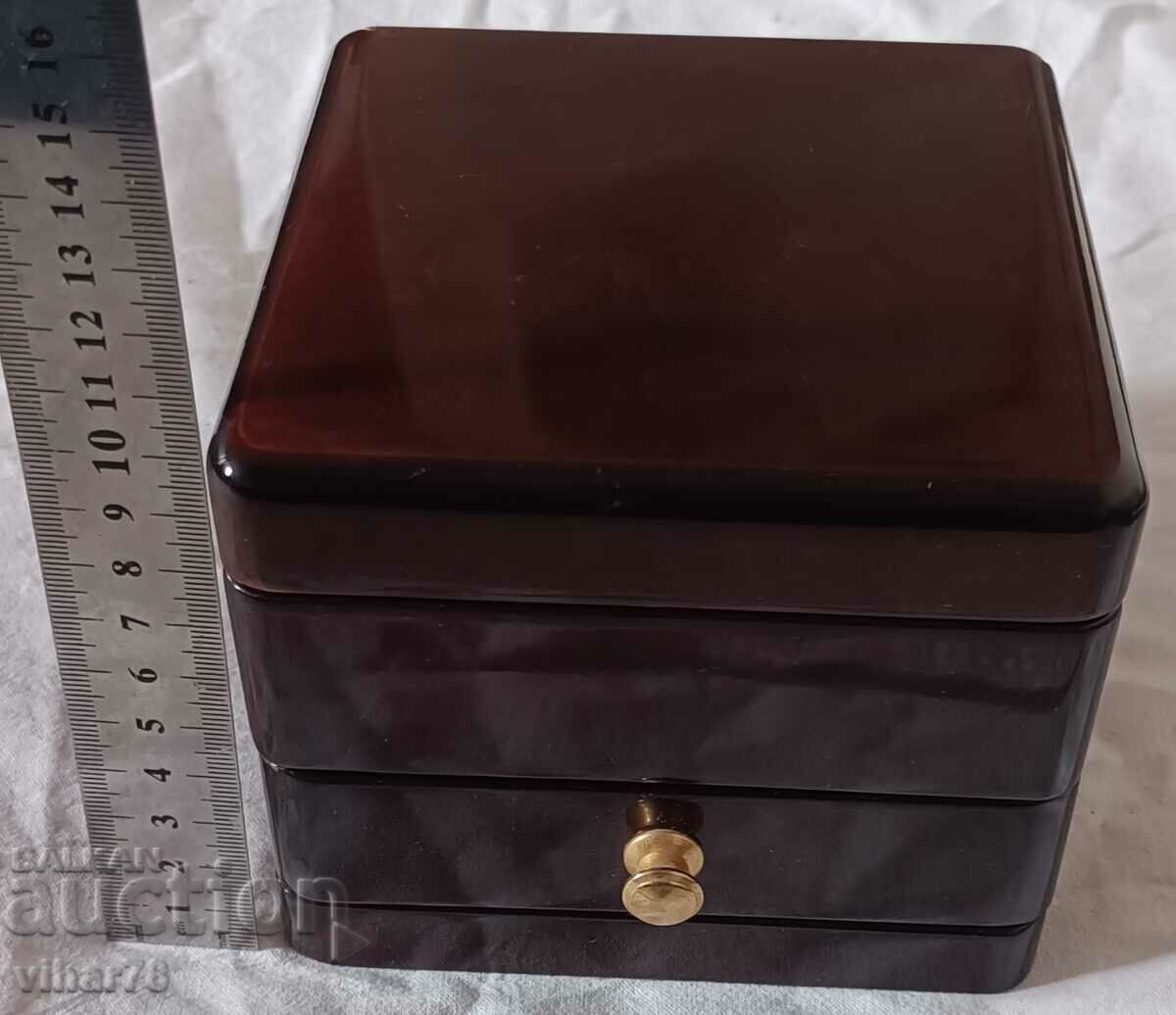 Auction  Jewelry Box