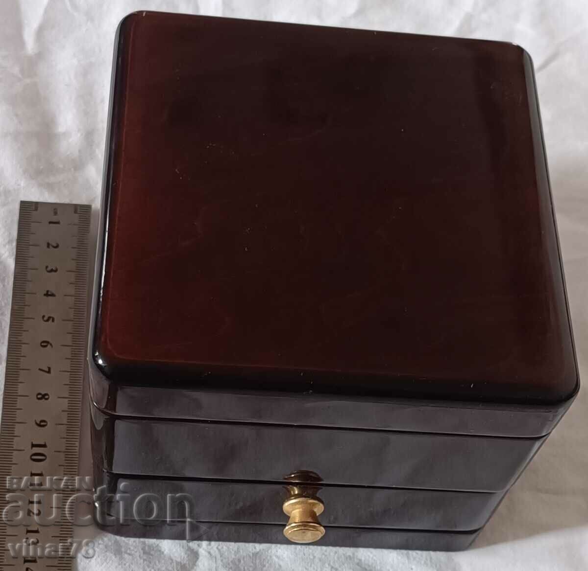 Delivery of Jewelry Box